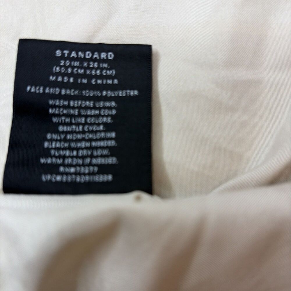 Simply Vera Wang Standard Pillow Sham 20”x 26'' Beige Crinkle Abstract Pattern - Picture 4 of 4